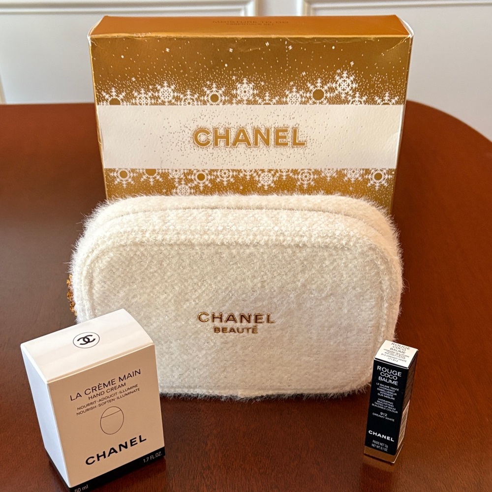 CHANEL Moisture To-Go Essentials Set